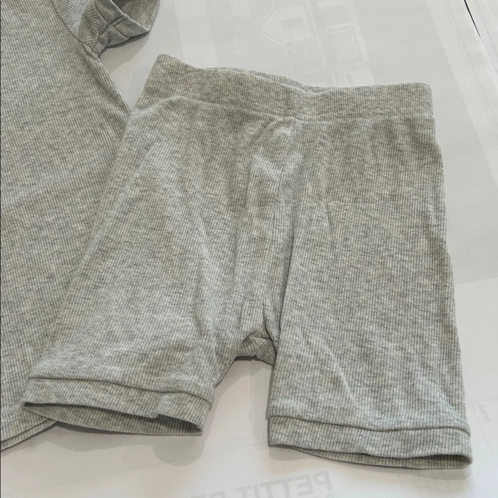 Old Navy Gray Pajama set